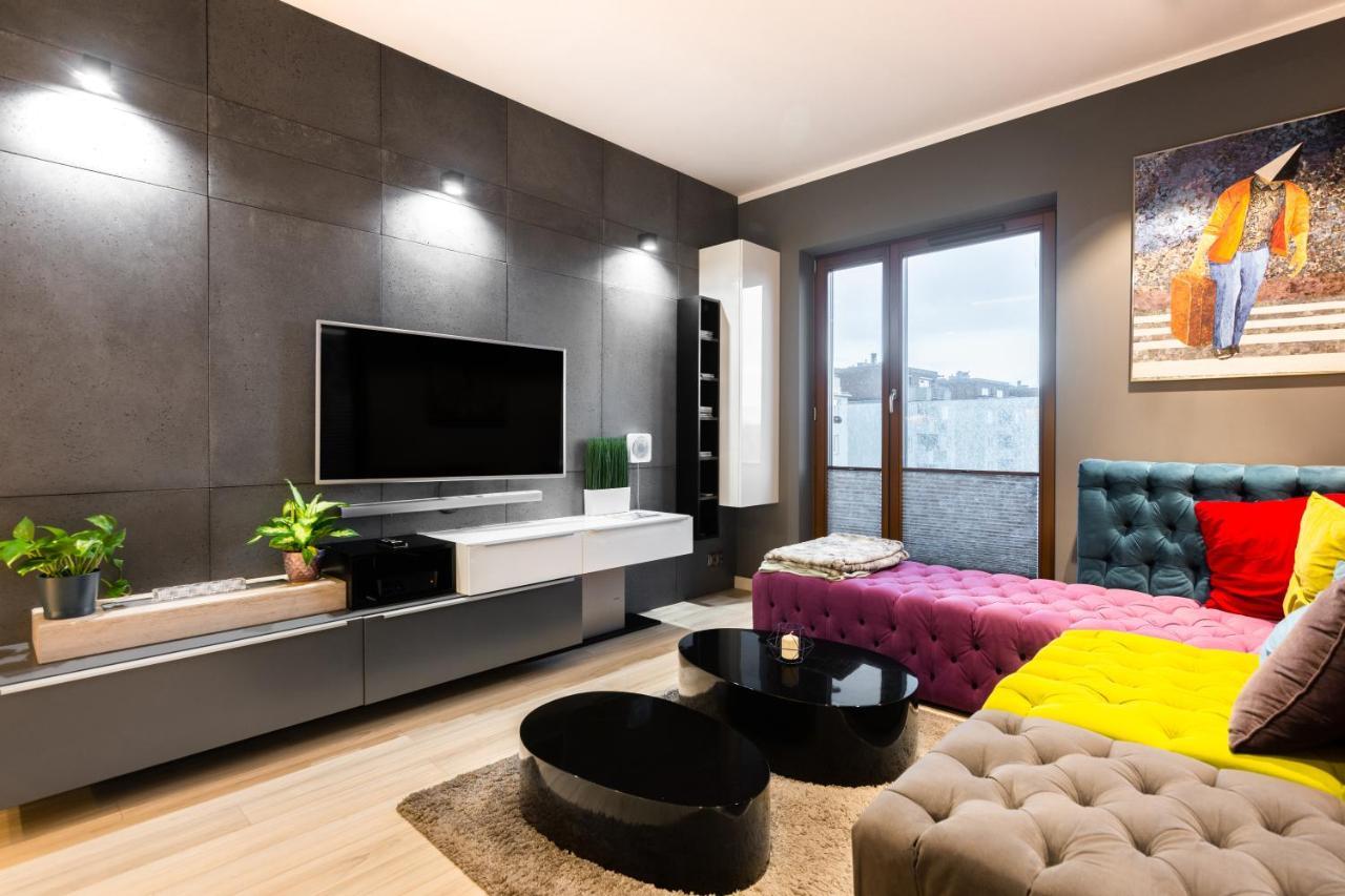 Elegant Business Accommodation With Parking - By Upstairs Krakow Bagian luar foto