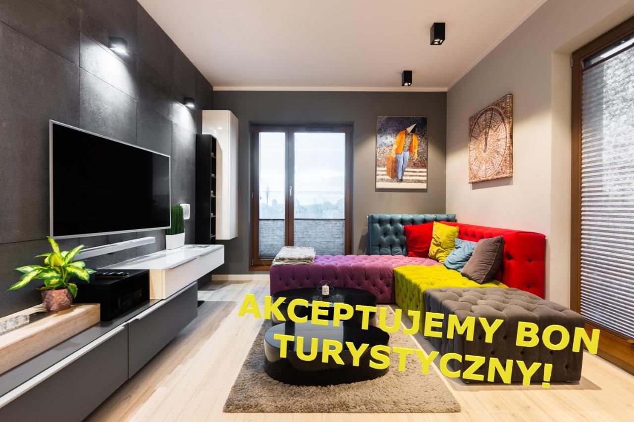 Elegant Business Accommodation With Parking - By Upstairs Krakow Bagian luar foto